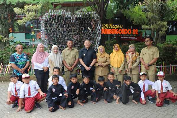 Pj. Wali Kota Batu Berikan Apresiasi Guru Inspiratif SDN Sumbergondo 2 Atas Dedikasinya