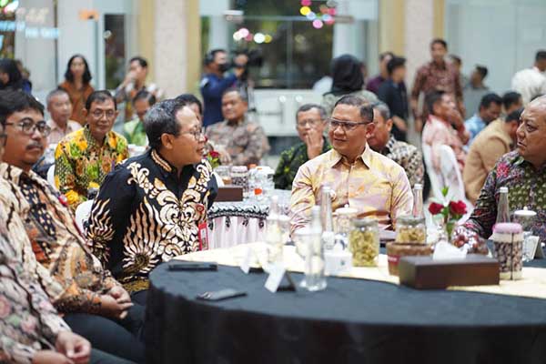 Pj. Wali Kota Batu hadiri Rapat Koordinasi Staf Ahli Kepala Daerah (Forsakada) Tahun 2024 di Pemkot Batu. (ist) - Jalin Kekompakan, Forsakada se-Indonesia Gelar Rapat di Kota Batu