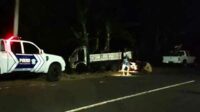 Proses olah TKP kecelakaan maut di Jalur Lintas Selatan, Dusun Bajulmati, Desa Gajahrejo, Kecamatan Gedangan Kabupaten Malang. (ist) - Diduga Tak Kuasai Medan, Rombongan Isuzu Bison Alami Kecelakaan di JLS