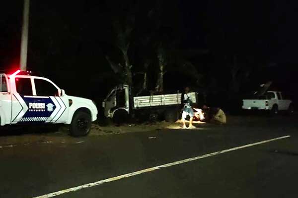 Proses olah TKP kecelakaan maut di Jalur Lintas Selatan, Dusun Bajulmati, Desa Gajahrejo, Kecamatan Gedangan Kabupaten Malang. (ist) - Diduga Tak Kuasai Medan, Rombongan Isuzu Bison Alami Kecelakaan di JLS