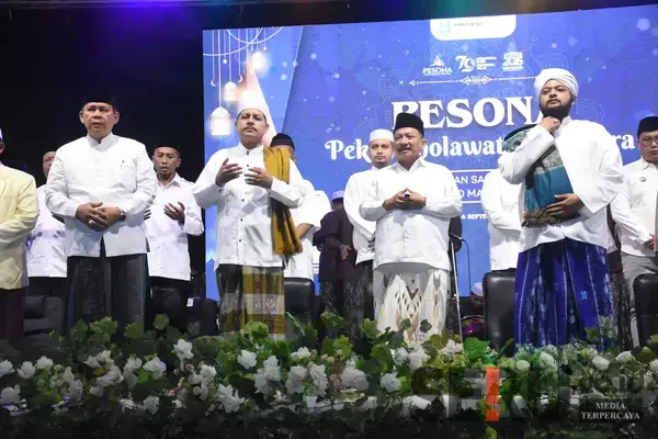 Gus Azmi Hadiri Pembukaan Pesona di Situbondo, Ribuan Pecinta Sholawat Padati Alun-alun