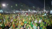 Muslimat NU Jombang Bersholawat, Ribuan Warga Tumplek Blek di Alun-Alun
