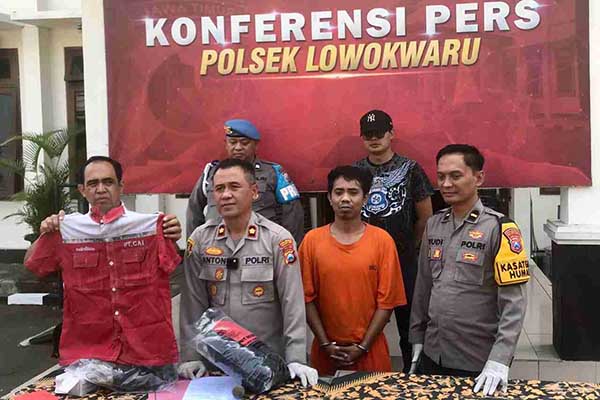 Tersangka mengaku hasil pencurian router digunakan untuk keperluan rumah tangga dan biaya sekolah anak. (afi) - Polsek Lowokwaru Berhasil Ungkap Penipuan Router Wi-Fi Mantan Karyawan Indihome