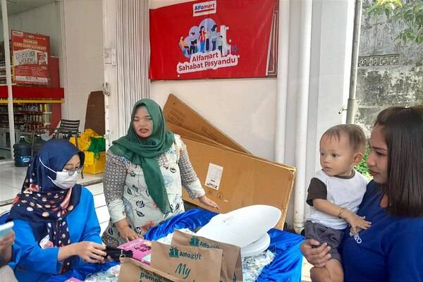 Alfamart Sahabat Posyandu Layani Warga Bumiayu, Upaya Turunkan Balita Stunting