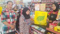 Alfamart bagikan tas go green gratis. (ist) - Alfamart Bagikan Tas Go Green Gratis, Dukung Larangan Kantong Plastik