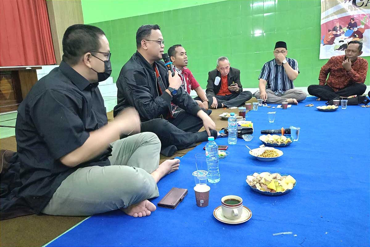 Anggota Dewan PKS, Bayu Rekso Aji serap aspirasi melalui Cangkrukan LPMK se-Klojen. (ist) - Anggota Dewan PKS Serap Aspirasi melalui Cangkrukan LPMK se-Klojen