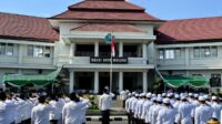 Para santri sedang melakukan apel Hari Santri Nasional. (ws12) - Peringati HSN, Pj Wali Kota Malang Ajak Santri Sambung Juang, Merengkuh Masa Depan