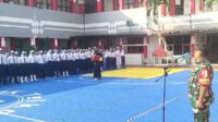 Babinsa Kedungkandang berikan materi PBB siswa SMK Telkom. (ist) - Latih Kedisiplinan, Babinsa Kedungkandang Berikan Materi PBB Siswa SMK Telkom