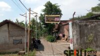 Banner 'Rawan Tuyul' yang bertebaran di Desa Dukuh Mencek, Sukorambi. (Seru.co.id/amb) - Mengaku Uangnya Sering Hilang, Warga Jember Pasang Banner Bertuliskan 'Rawan Tuyul'