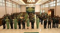 Danrem 083/Bdj bersama prajurit dan persit. (penrem083) - Danrem 083/Bdj: Jadilah Prajurit Berinovasi dan Dicintai Rakyat