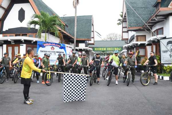 Danrem 083/Bdj Gowes Bersama Satuan Jajaran di Kota Malang