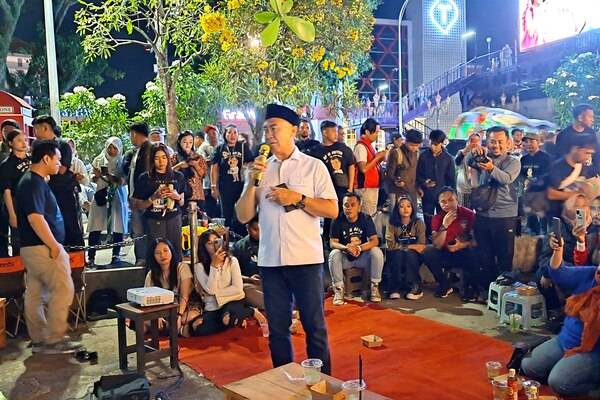Dedikasi Olahraga, Abah Anton Sandang 'Wali Kota Gila Bola'