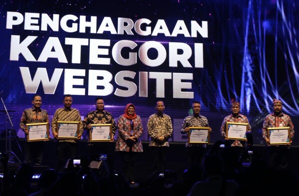 Dinas Kominfo Bojonegoro Raih Juara 3 Kategori Website Terbaik di Jatim Public Relation Award