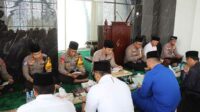 Doa bersama di Satpas Tegaron, Kepanjen. (ist) - Polres Malang dan Keluarga Korban Gelar Doa Bersama Peringatan Dua Tahun Tragedi Kanjuruhan