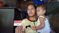 Holilah, salah satu Keluarga Penerima Manfaat (KPM) di Jember. (Seru.co.id/amb) - Protes Masyarakat Jember Soal Ditundanya Pencairan Bansos: Itu Tak Berkaitan dengan Pilkada