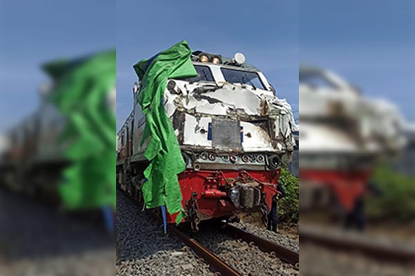 KA Pandalungan Tabrak Truk di Probolinggo, Terlambat 2 Jam Masuk Jember