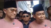 Kaesang dan Gus Fawait saat blusukan ke pemukiman padat penduduk di Jember. (Seru.co.id/amb) - Kaesang dan Calon Bupati Jember Gus Fawait Blusukan ke Pemukiman Bupati Pertahana Hendy Siswanto