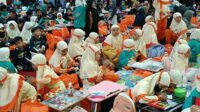 Kegiatan Sarazi diikuti oleh 1000 siswa SD di Universitas Jember. (Seru.co.id/amb) - Catat Rekor MURI, 1000 Siswa SD Sarapan Pagi Bergizi di Universitas Jember