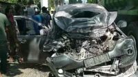 Kendaraan yang terlibat kecelakaan. (ist) - Saudara Kandung Mantan Kapolri Tewas Usai Terlibat Kecelakaan Adu Banteng di Jember