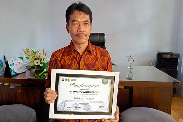 Kepala Desa (Kades) Pendem, Tri Wahyuwono Efendi. (Seru.co.id/dik) - Pemdes Pendem Batu Terima Penghargaan 20 Besar Desa Anugerah Patriot Jawi Wetan-II Tahun 2024