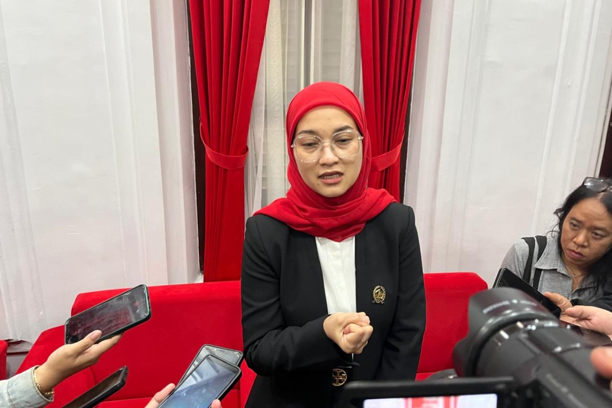 Ketua DPRD Kota Malang menyampaikan tanggapannya kepada awak media. (ws12) - Fraksi DPRD Kota Malang Bahas Rancangan APBD 2025, Prioritaskan Masyarakat