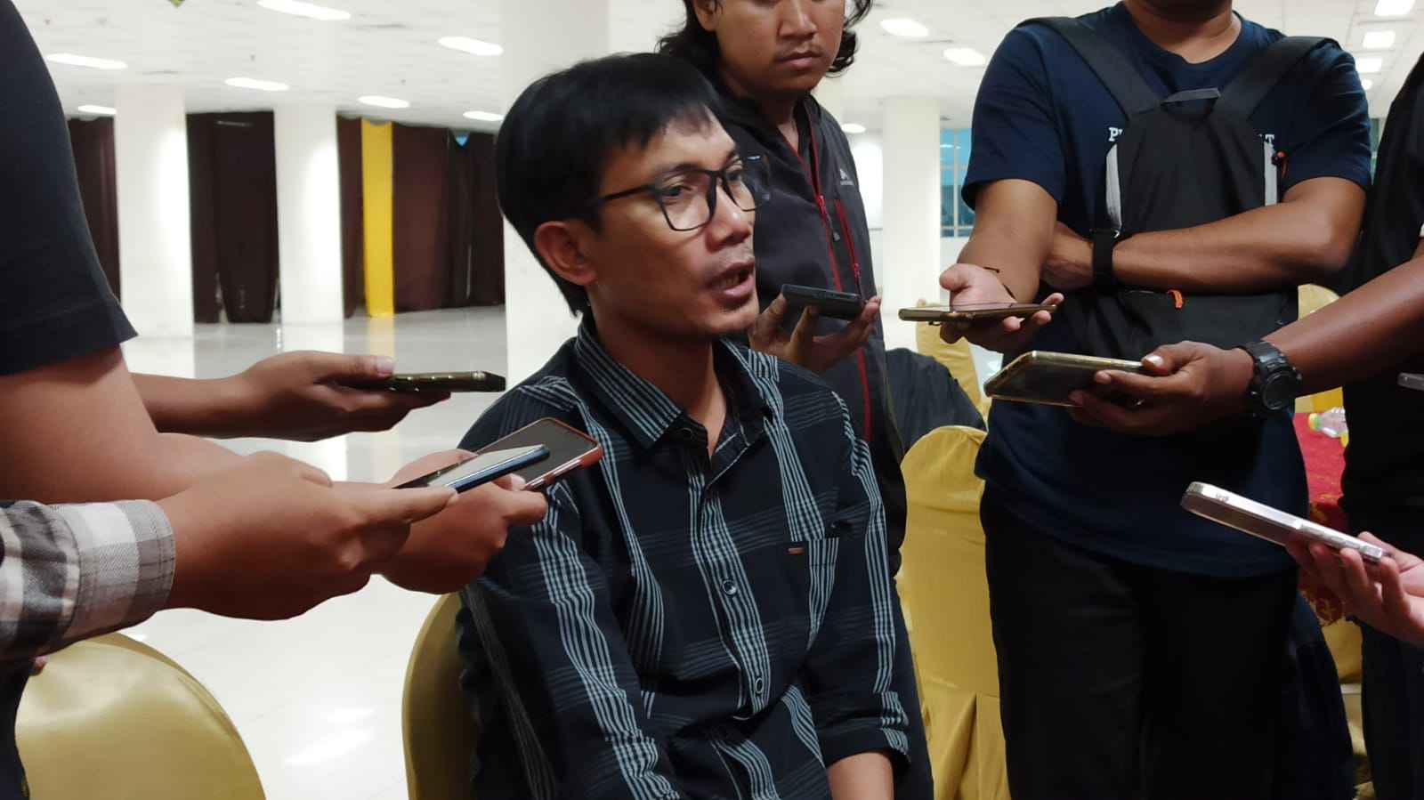 Debat Perdana Pilgub Jatim Angkat Tema Peningkatan Produktifitas Sumber Daya Lokal