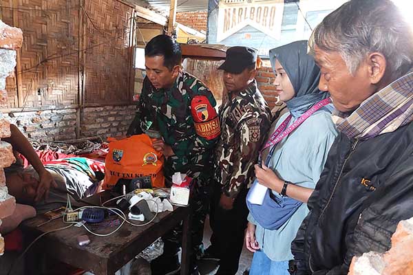 Koramil Lowokwaru bersama GM FKPPI salurkan bantuan untuk lansia dan difabel. (ist) - Koramil Lowokwaru Bersama GM FKPPI Salurkan Bantuan untuk Lansia dan Difabel