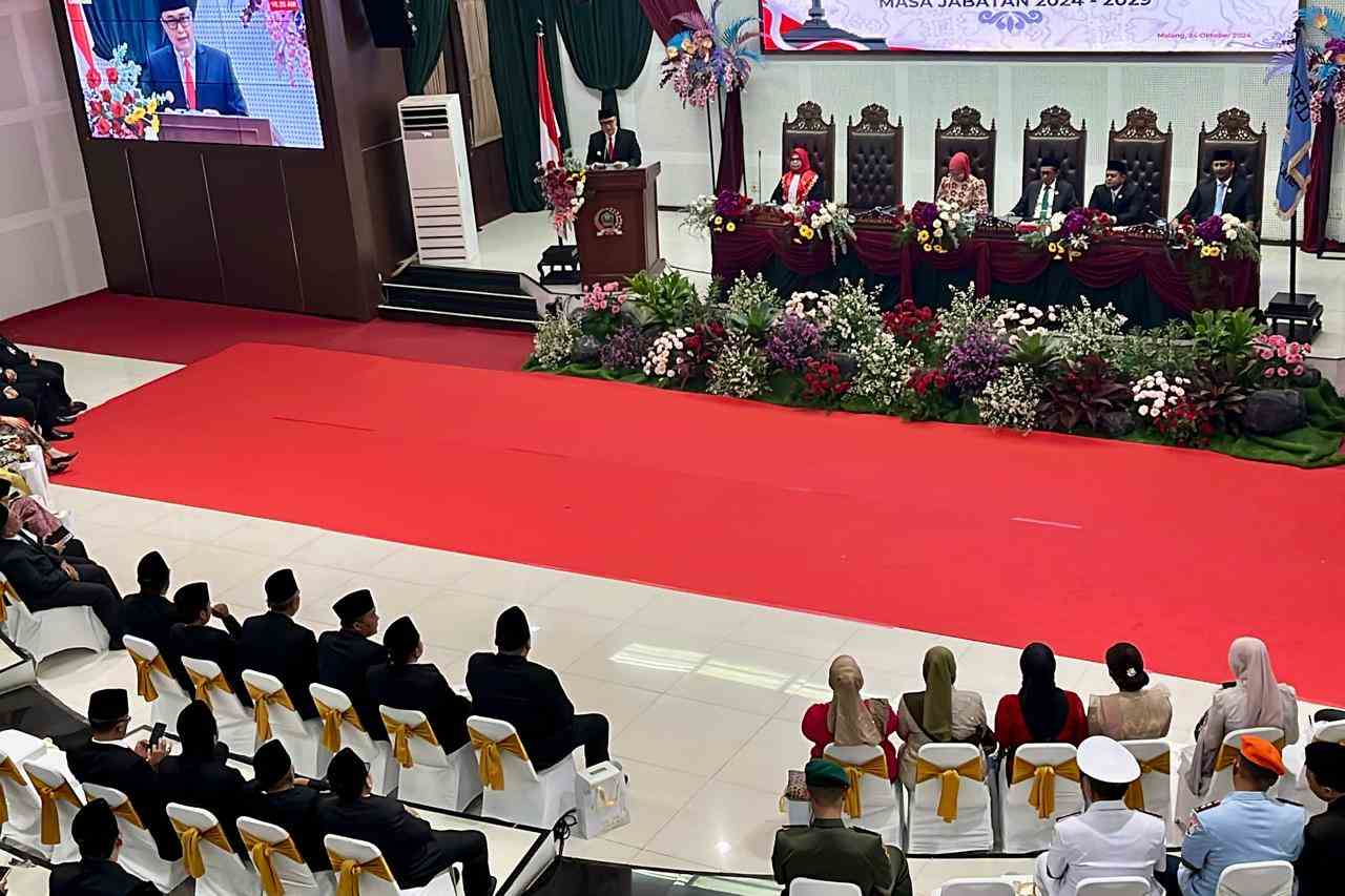 PJ Wali Kota Malang menyampaikan sambutan. (ws12) - Amithya Ratnanggani Resmi Ketua DPRD Kota Malang, Siap Wujudkan Kesejahteraan Masyarakat