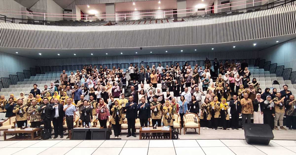 Para pemateri, bersama dosen, mahasiswa dan peserta ICGAB ke-8. (rhd) - ICGAB ke-8 FTP UB, Fokus Teknologi Agroindustri Cerdas dan Berkelanjutan