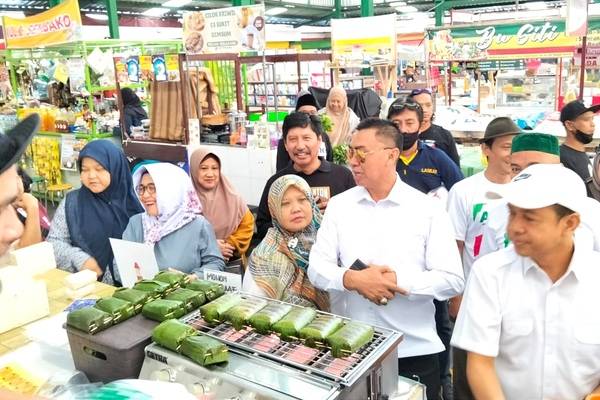 Pedagang Pasar Klojen Pilih Abah Anton, Calon Wali Kota Malang yang Sudah Dikenal