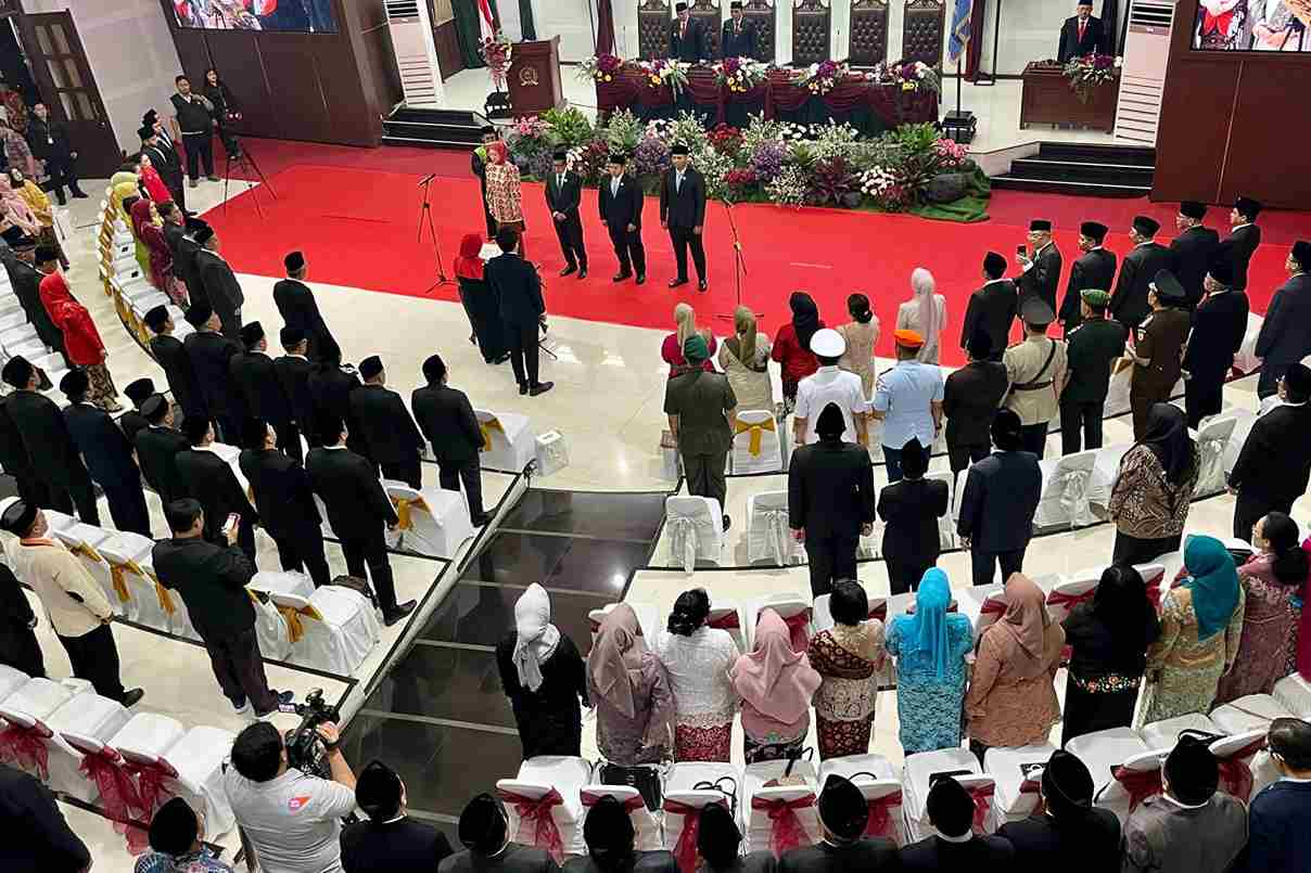 Pengucapan sumpah oleh para pimpinan DPRD Kota Malang. (ws12) - Amithya Ratnanggani Resmi Ketua DPRD Kota Malang, Siap Wujudkan Kesejahteraan Masyarakat