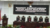 Perwakilan Fraksi DPRD Kota Malang menyampaikan pandangan. (ws12) - Fraksi DPRD Kota Malang Bahas Rancangan APBD 2025, Prioritaskan Masyarakat