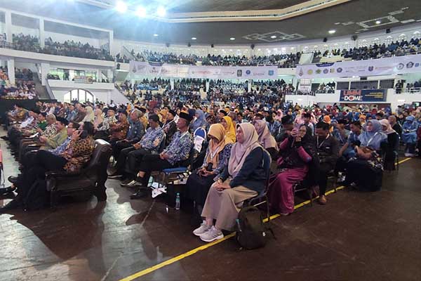 Peserta siswa-siswi, guru, kepala sekolah, sekolah, hingga tenaga kependidikan di lingkungan Muhammadiyah. (rhd) - Prof Muhadjir Effendy Apresiasi ME Awards, Ajang Kompetisi Pendidikan Unggulan Muhammadiyah