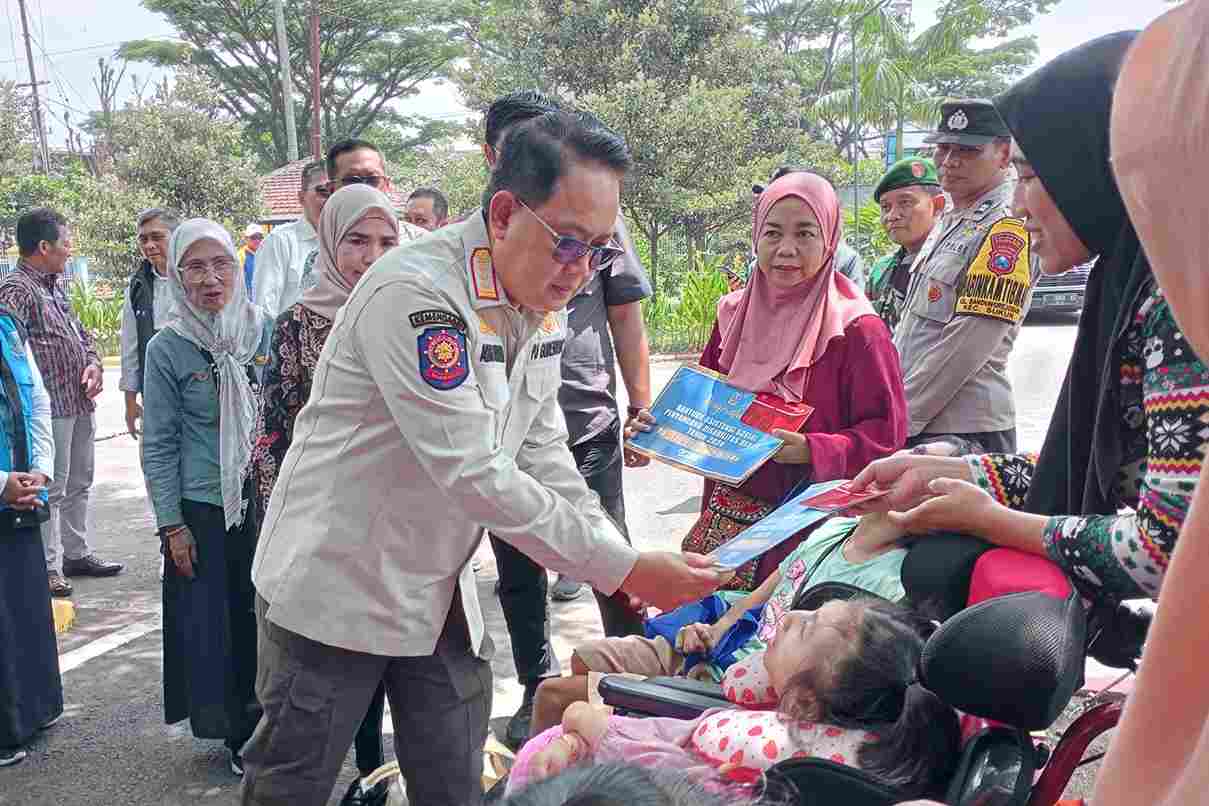 Kunjungi RSBN Malang, Pj Gubernur Jatim Siap Dorong Kemandirian Penyandang Disabilitas 1 Kunjungi RSBN Malang, Pj Gubernur Jatim Siap Dorong Kemandirian Penyandang Disabilitas