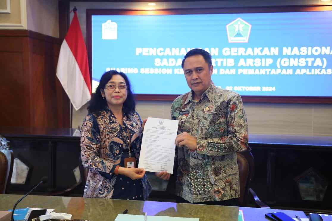Pj Wali Kota Malang Tandantangani Komitmen Gerakan Nasional Sadar Tertib Arsip