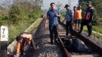 Proses evakuasi kecelakaan kereta api di Kepanjen. (ist) - Pejalan Kaki di Kepanjen Tewas Setelah Tertabrak Kereta Api