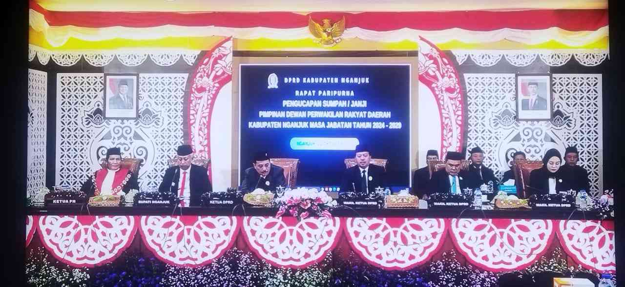 DPRD Nganjuk Menggelar Rapat Paripurna dengan Agenda Pengambilan Sumpah/Janji Pimpinan Periode 2024 - 2029