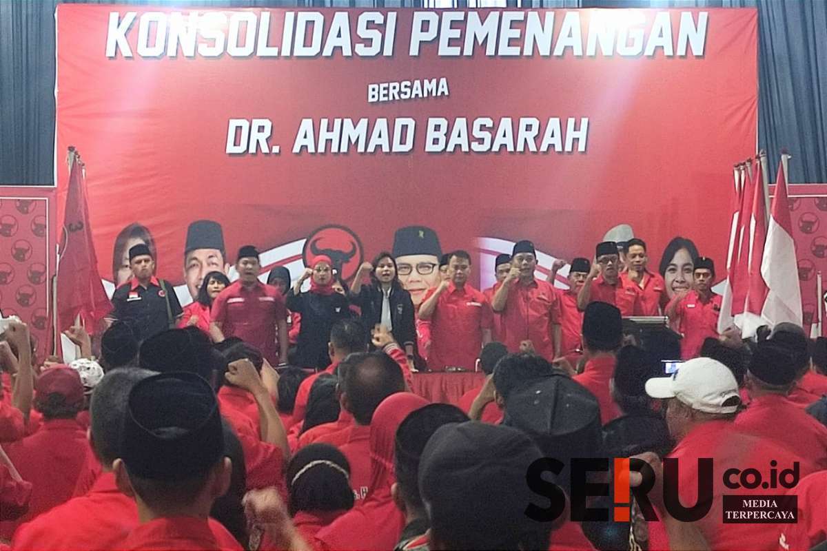 Ahmad Basarah bakar semangat pemenangan Sam HC-Ganis dan Risma-Gus Hans. (rhd) - Ahmad Basarah Bakar Semangat Pemenangan Sam HC-Ganis dan Risma-Gus Hans