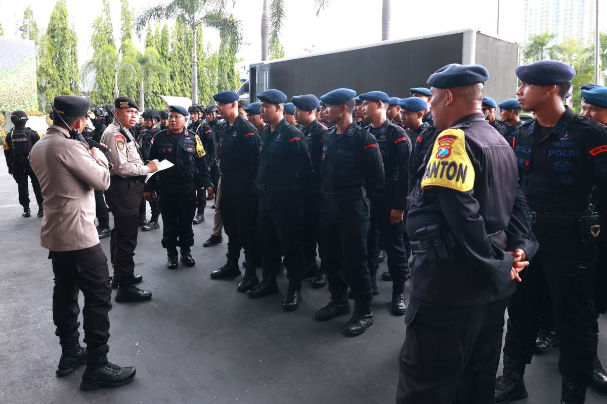 Apel Gelar Pasukan Pengamanan Debat ke 2 Pilkada Jatim di Grand City Convention Hall, Surabaya - Polda Jatim Terjunkan 780 Personel Amankan Debat ke-2 Pilkada Jatim
