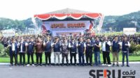 Bawaslu Kota Malang foto bersama Forkopimda Kota Malang. (rhd) - Apel Siaga Bawaslu Kota Malang, Komitmen Kawal Pilkada Transparan dan Bebas Kecurangan