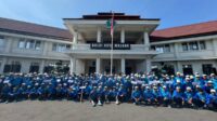 Berfoto bersama para atlet POPDA dan PEPARPEDA dari kontingen Kota Malang. (pro) - Pj Wali Kota: 279 Atlet Siap Harumkan Kota Malang di POPDA-PEPARPEDA Jatim 2024