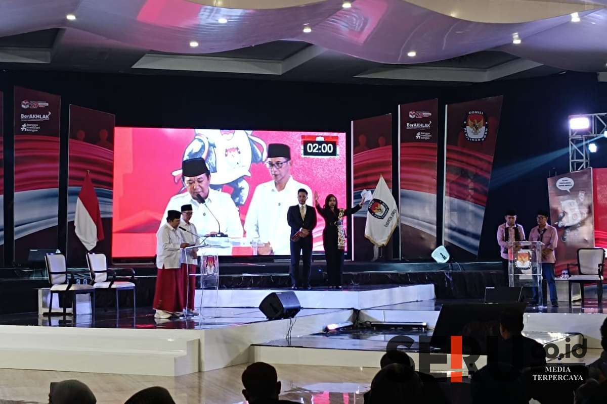 Debat Publik Ketiga Pilkada Jember 2024. (Seru.co.id/amb) - Cabup Hendy Saat Debat Sebut Penghargaan dari PWI Soal Kebudayaan Diperoleh Berkat JFC