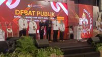 Debat publik terakhir ini berlangsung di Convention Hall Simpang Lima Gumul (SLG), pada Kamis malam (14/11/2024). (Seru.co.id/mid) - KPU Kabupaten Kediri Gelar Debat Publik Terakhir Paslon Bupati dan Wakil Bupati Kediri, Sukseskan Pilkada Serentak 2024