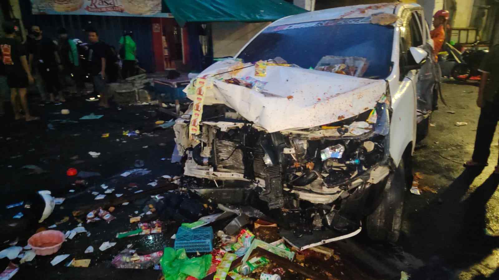 Diduga Mabuk, Pemuda di Surabaya Tabrak Pasutri Hingga Tewas