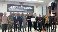 Foto bersama kesepakatan KUAPPAS. (ws12) - DPRD dan Pemkot Malang Sepakati KUAPPAS 2025, Fokus APBD Sehat dan Target Pendapatan