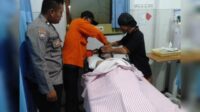 Jenazah M Zacky Akbar di rumah sakit. (ist) - Mahasiswa UIN Malang Asal Kalimantan Barat Tewas Terseret Ombak di Pantai Modangan Donomulyo