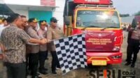 Pendistribusian dilepas secara simbolis oleh Pejabat (Pjs) Bupati Kediri, Heru Wahono, bersama Ketua KPU Kabupaten Kediri, Nanang Qosim. (Seru.co.id/mid) - KPU Kabupaten Kediri Mulai Distribusikan Logistik Pilkada Serentak Tahun 2024