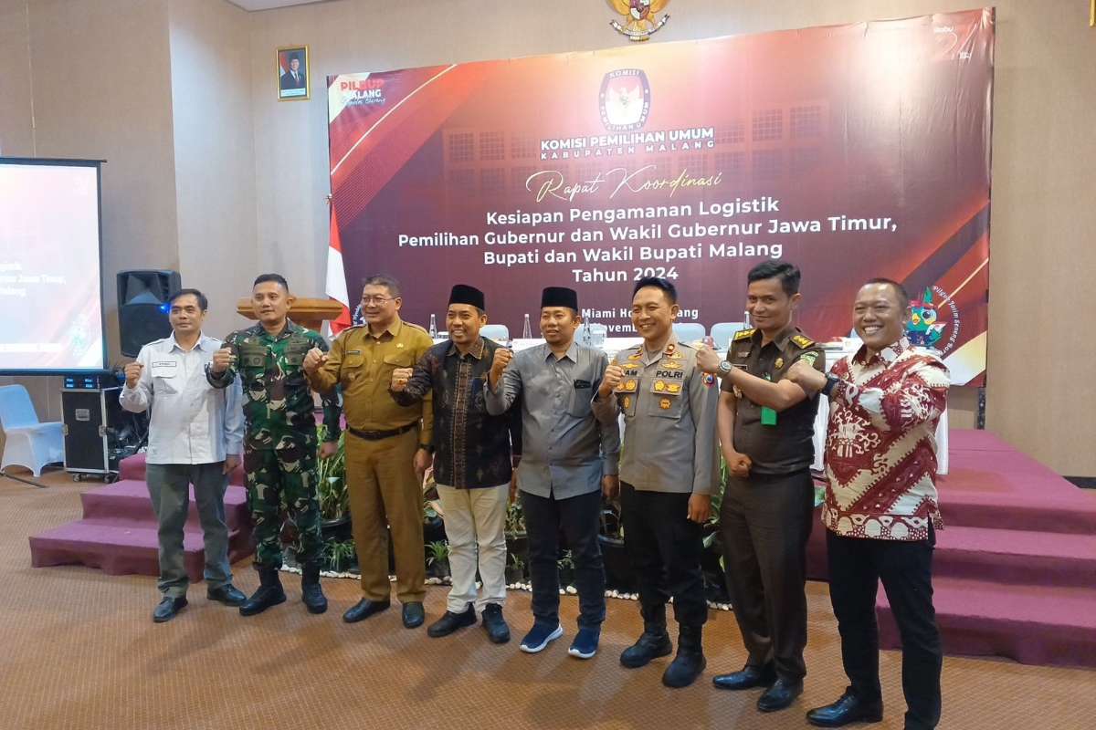 Kegiatan Rakor kesiapan pengamanan logistik Pemilihan Gubernur dan Wakil Gubernur Jawa Timur - Bupati dan Wakil Bupati Malang, Senin (11/11/2024) sore. (ist) - Polres Malang Petakan Lima Kecamatan di Kabupaten Malang Masuk Klasifikasi Rawan pada Pilkada 2024
