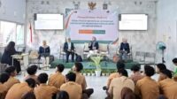 Ketua Persit KCK Cabang XL Sosialisasi Hukum Siswa SMK Kartika IV-1 Malang