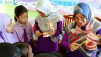 Momen HKN dan HKGN, Dinkes Batu Laksanakan Pemeriksaan Kesehatan Gigi Siswa SD